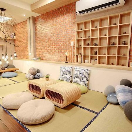 Bird Series B&B&Hostel複合式民宿#本國旅客須先匯款 Тайнань Экстерьер фото
