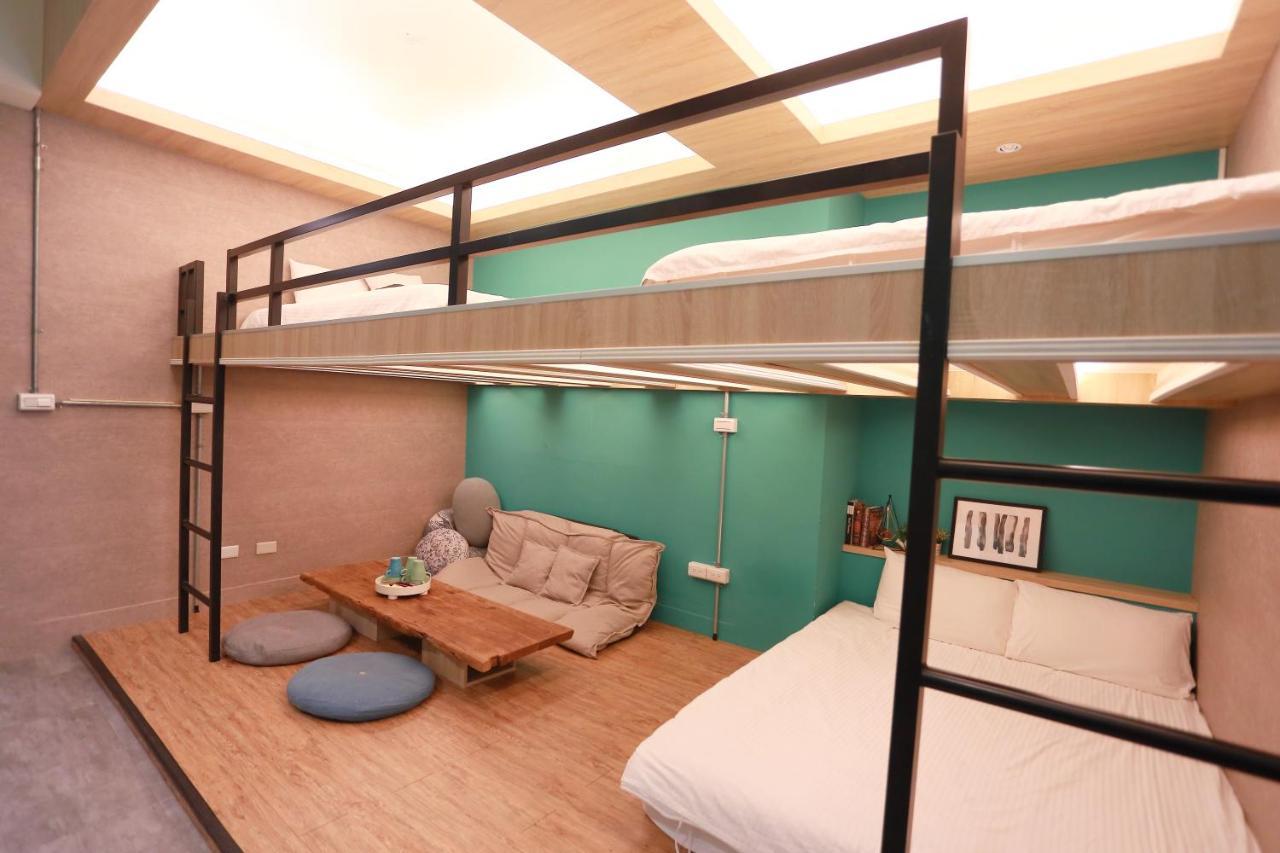 Bird Series B&B&Hostel複合式民宿#本國旅客須先匯款 Тайнань Экстерьер фото