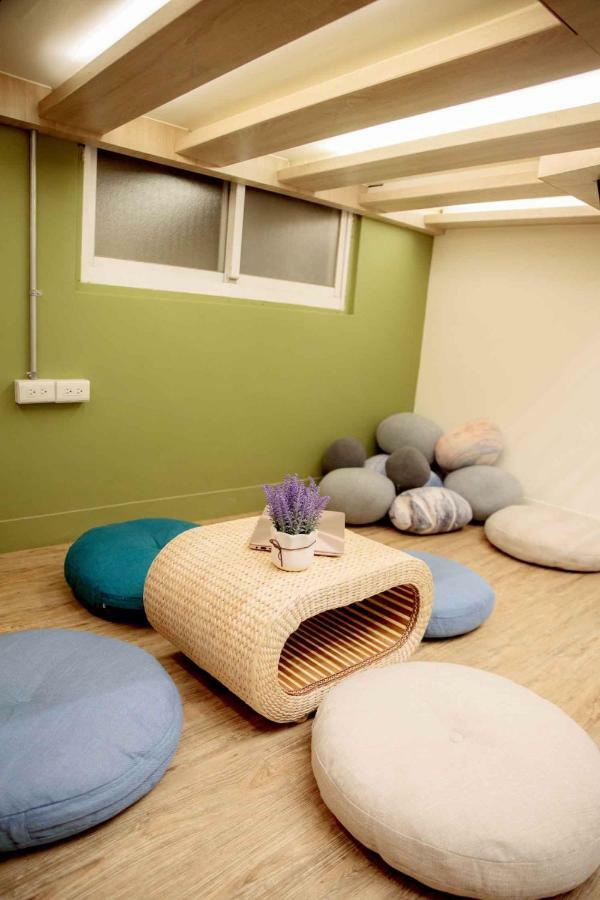 Bird Series B&B&Hostel複合式民宿#本國旅客須先匯款 Тайнань Экстерьер фото