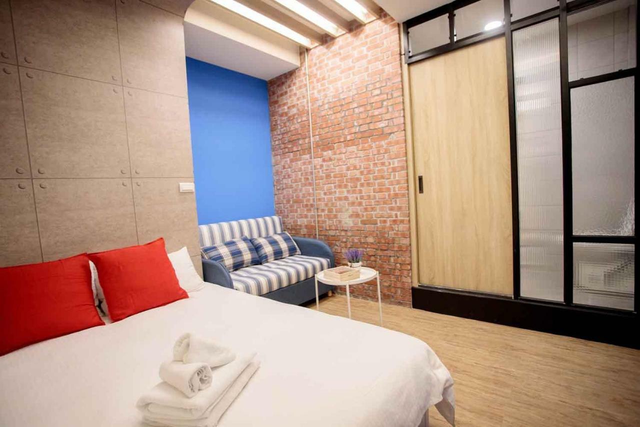Bird Series B&B&Hostel複合式民宿#本國旅客須先匯款 Тайнань Экстерьер фото