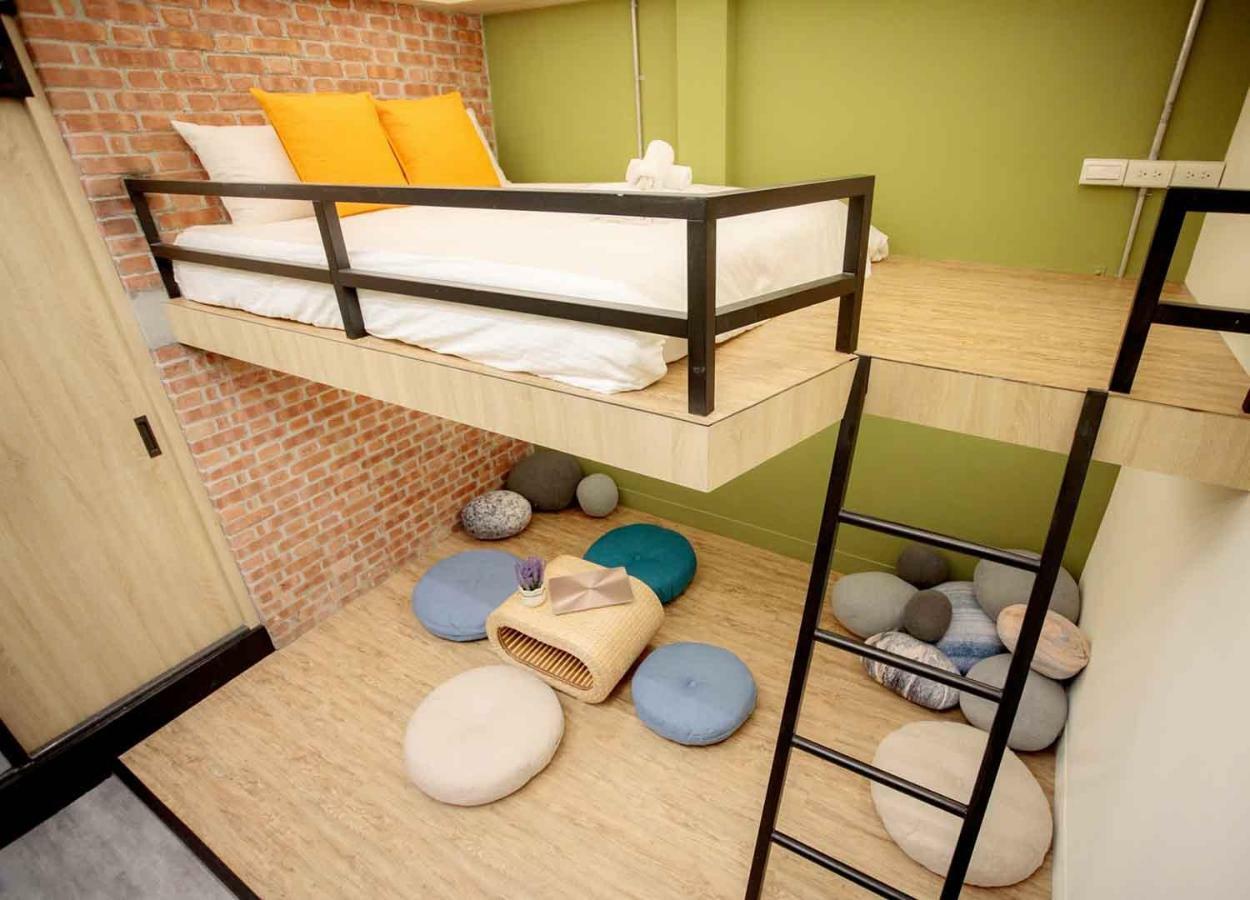 Bird Series B&B&Hostel複合式民宿#本國旅客須先匯款 Тайнань Экстерьер фото
