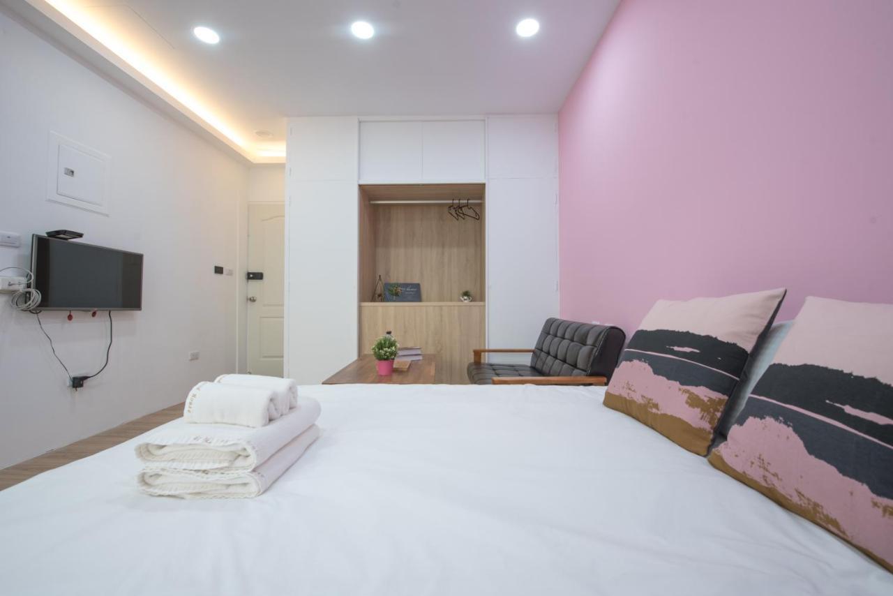 Bird Series B&B&Hostel複合式民宿#本國旅客須先匯款 Тайнань Экстерьер фото