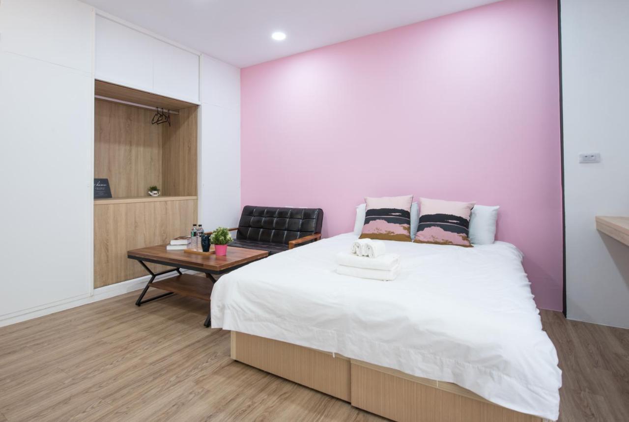 Bird Series B&B&Hostel複合式民宿#本國旅客須先匯款 Тайнань Экстерьер фото
