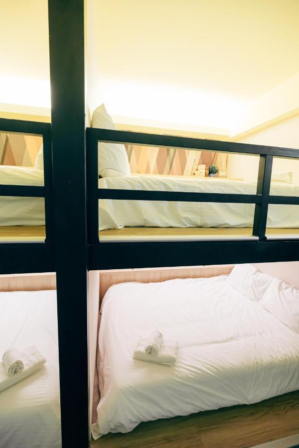 Bird Series B&B&Hostel複合式民宿#本國旅客須先匯款 Тайнань Экстерьер фото
