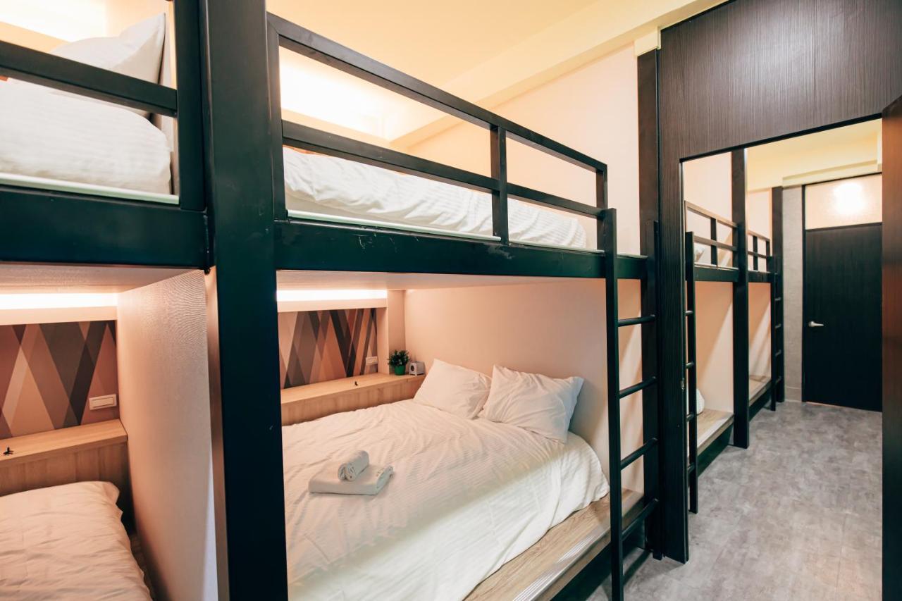 Bird Series B&B&Hostel複合式民宿#本國旅客須先匯款 Тайнань Экстерьер фото